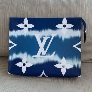 LV monogram Escale Poche Toilette